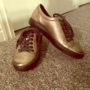 ECCO Soft Leather Lace-Up Sneaker